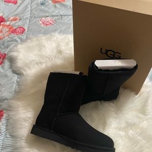 Ugg Classic Short II